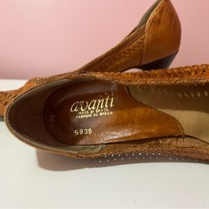 Avanti Vintage Women's Tan Leather Shoes